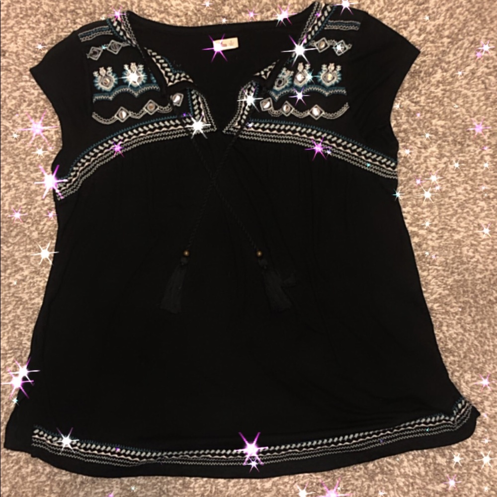 ✨v neck black blouse with blue design✨